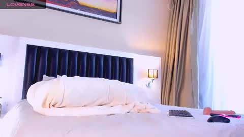 Snapshot of marrenar chatting on November 23, 2025, 7:08 am Mari online show from November 23, 2025, 7:08 am