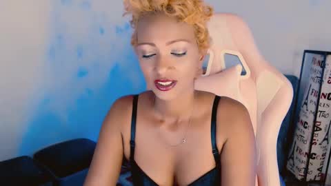 Snapshot of marryme00 chatting on September 16, 2025, 7:04 pm May online show from September 16, 2025, 7:04 pm