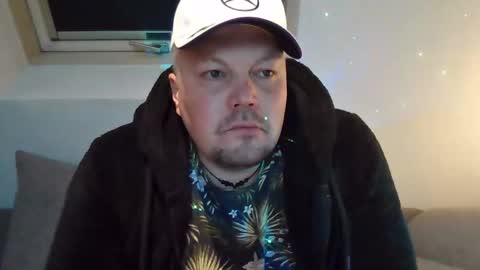 Snapshot of mars0481 chatting on December 2, 2025, 11:00 pm mars0481 online show from December 2, 2025, 11:00 pm