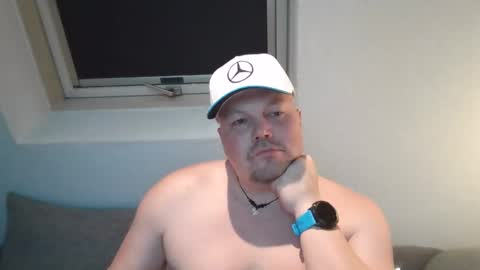 Snapshot of mars0481 chatting on December 16, 2025, 5:40 pm mars0481 online show from December 16, 2025, 5:40 pm