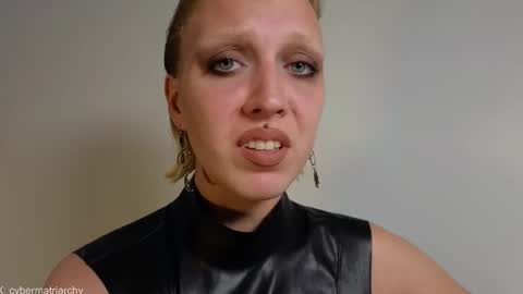 Snapshot of marthahoffman chatting on November 16, 2025, 7:36 am Ultimate Goddess online show from November 16, 2025, 7:36 am