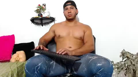 Snapshot of martin_fiit chatting on March 4, 2025, 3:33 am Martin instagrammartinfiit online show from March 4, 2025, 3:33 am