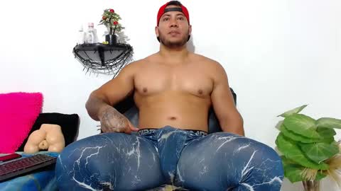 Snapshot of martin_fiit chatting on October 31, 2025, 10:33 pm Martin instagrammartinfiit online show from October 31, 2025, 10:33 pm