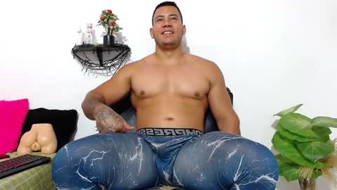 Snapshot of martin_fiit chatting on November 9, 2025, 1:26 am Martin instagrammartinfiit online show from November 9, 2025, 1:26 am