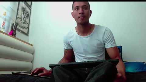 martin_smith20 online show from November 23, 2025, 4:51 pm