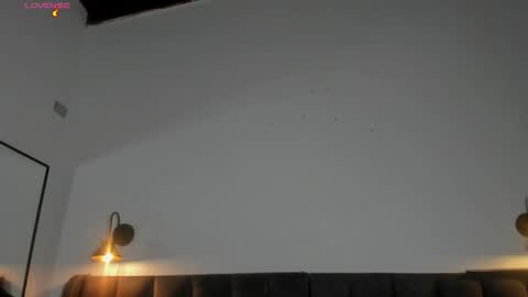 Laura online show from November 8, 2025, 7:34 pm