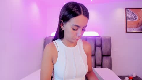 Snapshot of martina_mancinii chatting on January 22, 2025, 11:34 am Martina online show from January 22, 2025, 11:34 am