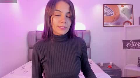 Snapshot of martina_mancinii chatting on March 5, 2025, 12:22 pm Martina online show from March 5, 2025, 12:22 pm