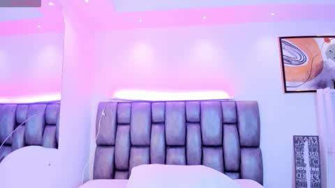 Snapshot of martina_mancinii chatting on October 17, 2025, 1:14 pm Martina online show from October 17, 2025, 1:14 pm