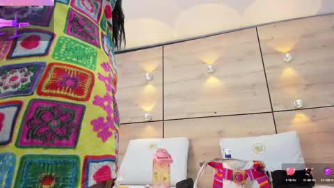 martina touss  online show from February 19, 2025, 2:55 am