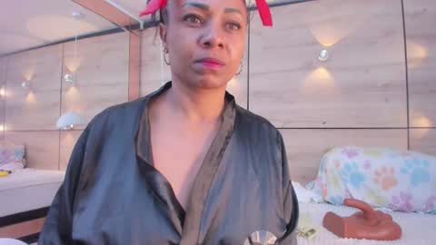 martina touss  online show from November 18, 2025, 11:47 am