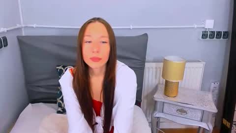 MartinaBody online show from November 28, 2025, 3:47 pm