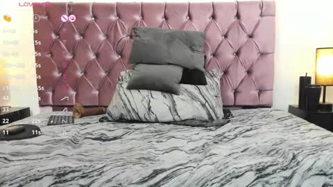 Snapshot of martinamadisson chatting on December 26, 2024, 11:35 pm Martina online show from December 26, 2024, 11:35 pm