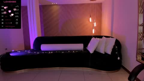 Martinna Bonnet online show from December 16, 2024, 1:32 pm