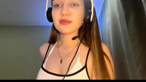 Snapshot of martinwion chatting on September 25, 2025, 7:17 pm Emily online show from September 25, 2025, 7:17 pm