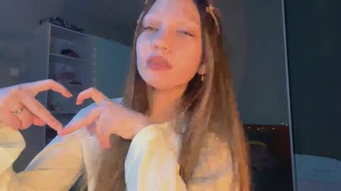 Snapshot of martinwion chatting on October 1, 2025, 8:04 pm Emily online show from October 1, 2025, 8:04 pm