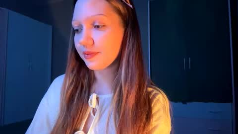 Snapshot of martinwion chatting on October 6, 2025, 8:06 pm Emily online show from October 6, 2025, 8:06 pm