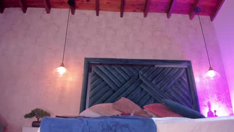 Snapshot of marttina_ruiz chatting on February 1, 2025, 8:37 pm Martina online show from February 1, 2025, 8:37 pm