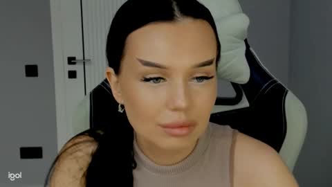 mary_jain13 online show from October 9, 2025, 8:01 am