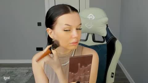 mary_jain13 online show from October 17, 2025, 8:28 am