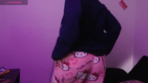                      100   online show from October 24, 2025, 7:54 pm