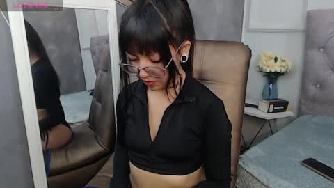 mary_luckaysha online show from November 5, 2025, 6:41 pm