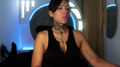 Snapshot of mary_rabbit chatting on December 14, 2025, 4:29 am M A R Y online show from December 14, 2025, 4:29 am