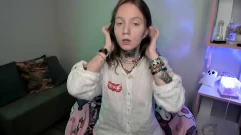 Snapshot of mary_xextra chatting on October 25, 2025, 1:24 am Mary GTM3Mon Wed Thu Sat Sun 0400 am-1030pm online show from October 25, 2025, 1:24 am