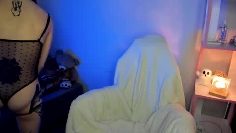 Snapshot of mary_xextra chatting on October 29, 2025, 1:08 am Mary GTM3Mon Wed Thu Sat Sun 0400 am-1030pm online show from October 29, 2025, 1:08 am