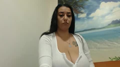 maryem online show from October 29, 2025, 2:52 pm