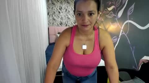 Snapshot of marylinmilf chatting on March 4, 2025, 7:32 pm Marylin online show from March 4, 2025, 7:32 pm