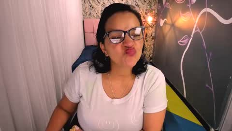 Snapshot of marylinmilf chatting on March 12, 2025, 7:49 pm Marylin online show from March 12, 2025, 7:49 pm