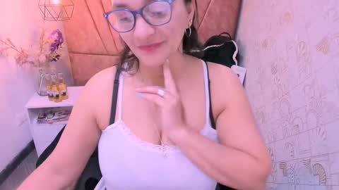 Snapshot of marylinmilf chatting on September 10, 2025, 7:47 pm Marylin online show from September 10, 2025, 7:47 pm