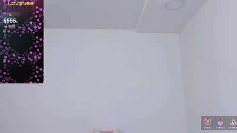 Dulce Maria online show from December 18, 2024, 4:09 am