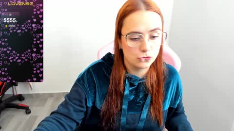 Dulce Maria online show from January 6, 2025, 7:24 pm