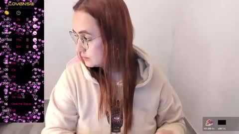 Dulce Maria online show from February 19, 2025, 2:44 am