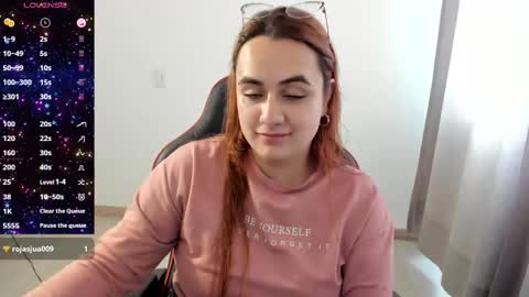 Dulce Maria online show from October 31, 2025, 4:08 pm