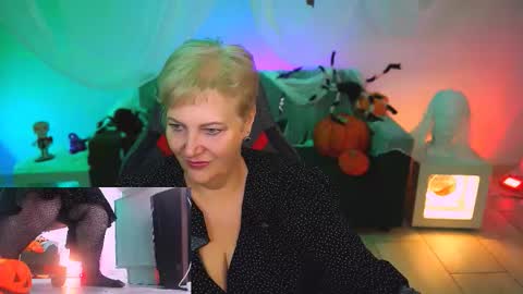 marymogan online show from October 31, 2025, 4:57 am