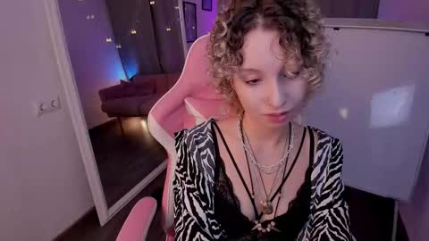 Mary online show from December 2, 2025, 5:24 am