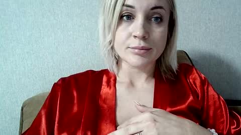 maryyemm online show from December 2, 2024, 7:16 pm