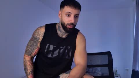 masculineguy69 online show from December 14, 2025, 11:04 am