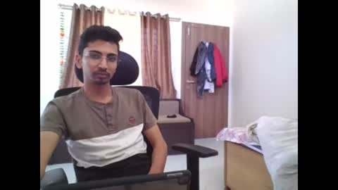 maskboyz2003 online show from December 8, 2024, 9:02 am