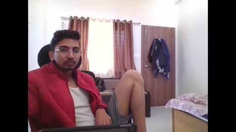 maskboyz2003 online show from December 9, 2024, 5:40 am