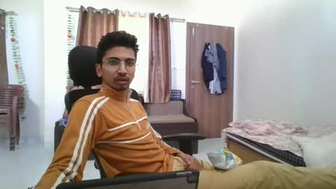 maskboyz2003 online show from December 16, 2024, 7:58 am