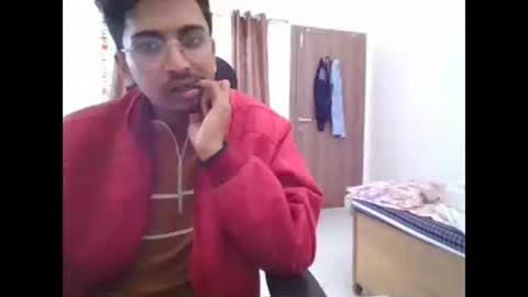 maskboyz2003 online show from December 17, 2024, 6:35 am