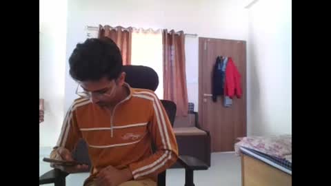 maskboyz2003 online show from December 18, 2024, 4:20 am