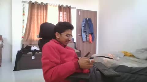 maskboyz2003 online show from January 17, 2025, 4:28 am