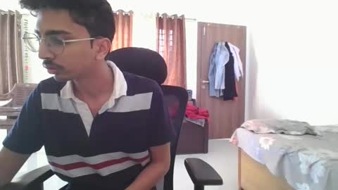 maskboyz2003 online show from January 20, 2025, 4:21 am