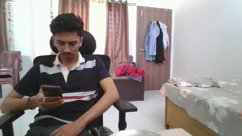 maskboyz2003 online show from January 20, 2025, 7:25 am