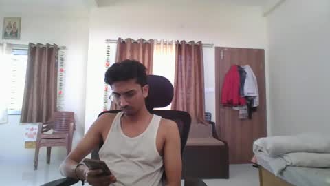 maskboyz2003 online show from January 25, 2025, 9:57 am